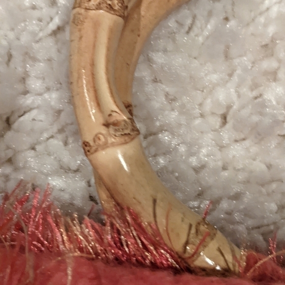 2 One of a Kind Handknit Purses Cream and Salmon with wooden handles - Picture 5 of 7